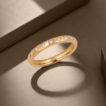 Flush-Set Scattered Diamond Yellow Gold Band